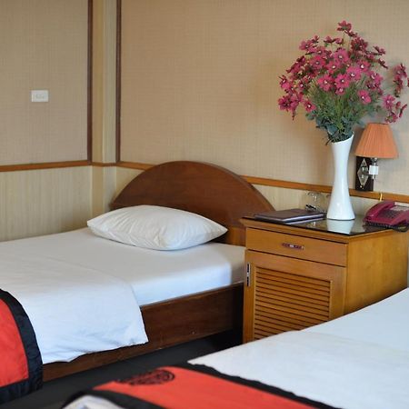 Valentine Hotel - Hong Ha Hanoï Extérieur photo