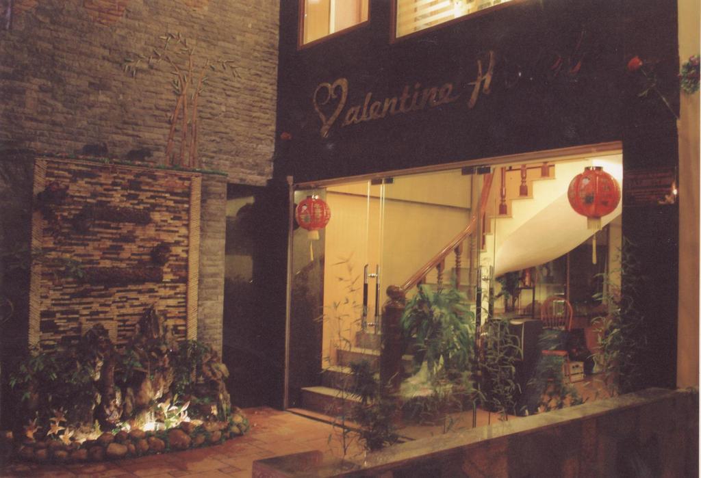 Valentine Hotel - Hong Ha Hanoï Extérieur photo
