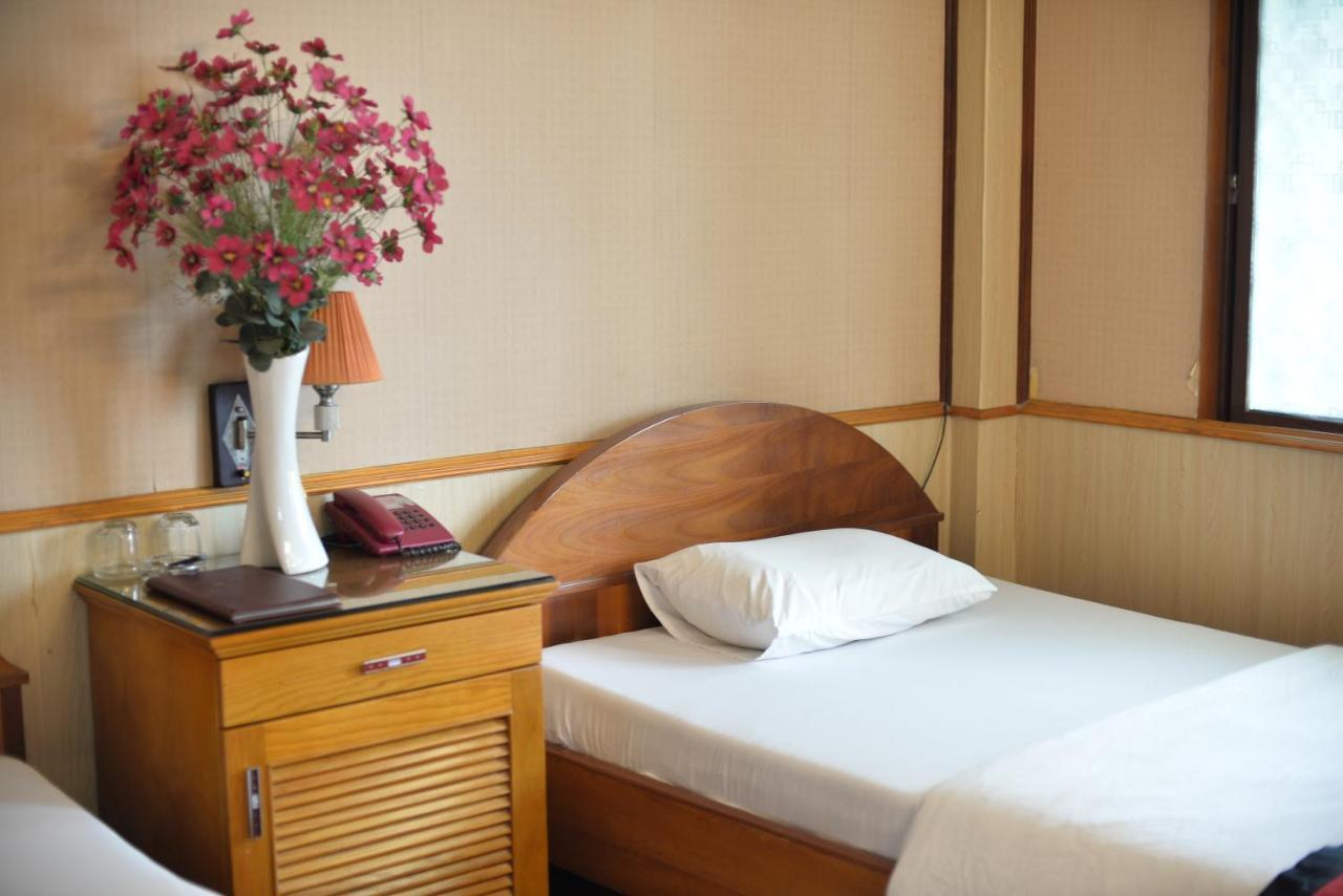 Valentine Hotel - Hong Ha Hanoï Extérieur photo