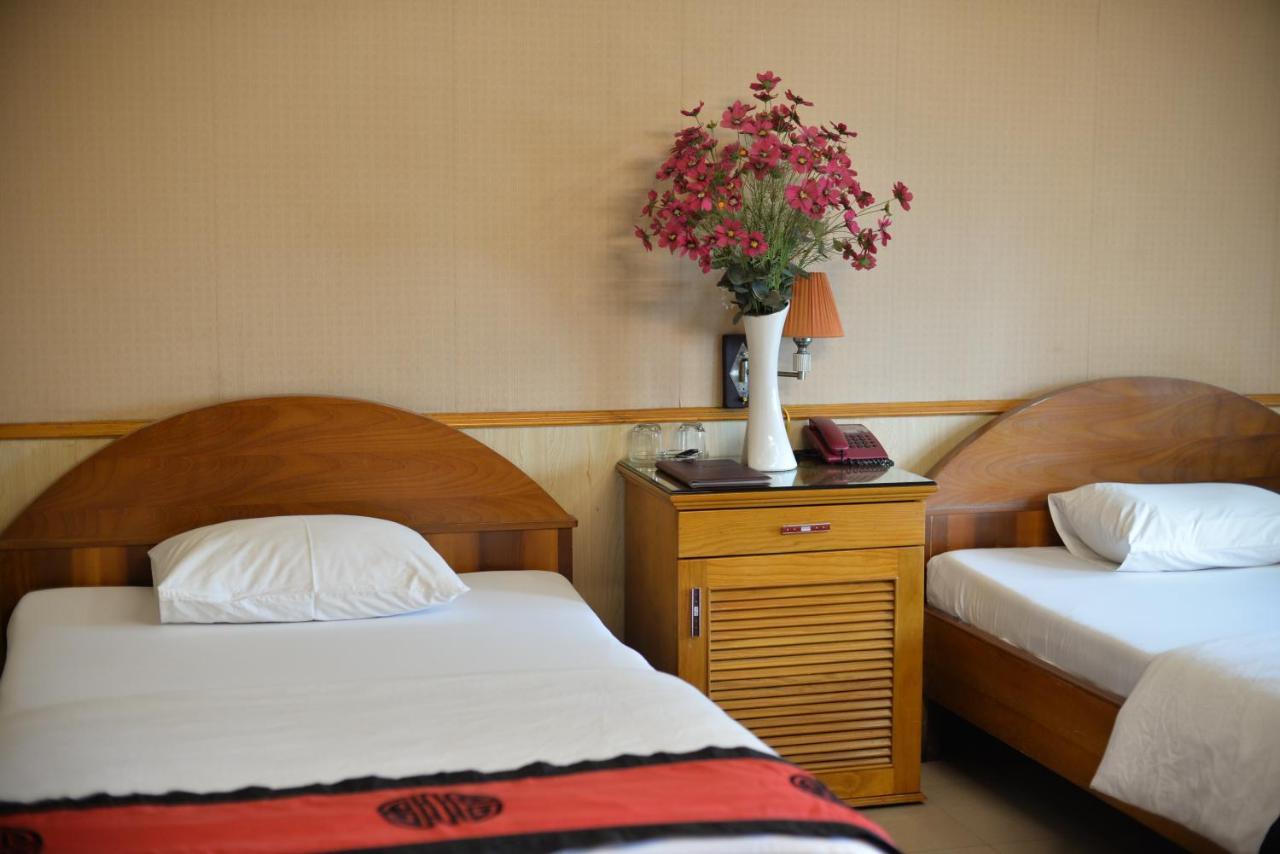 Valentine Hotel - Hong Ha Hanoï Extérieur photo